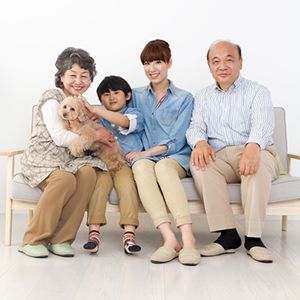 家族と愛犬のイメージ画像
